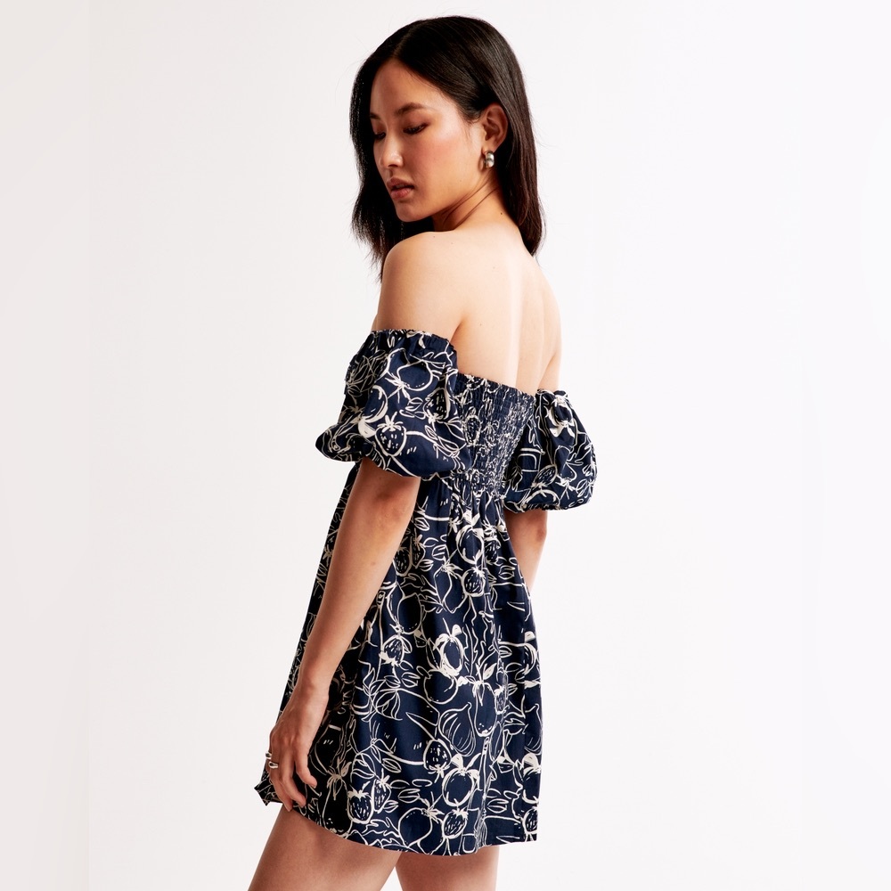 (M) Abercrombie & Fitch • Emerson Off the Shoulder Skort